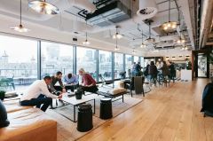 Сеть коворкингов WeWork приостановила поиск новых площадей