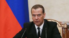 Медведев поручил сократить очередь на льготное жилье до 2024 года