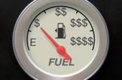 Рост стоимости бензина в 2015 году составит не менее 10%