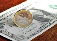 В России начался ажиотажный спрос на иностранную валюту
