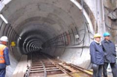 Резкое падение курса рубля подрывает перспективы строительства метро в «новой Москве»