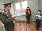 Владимир Путин пообещал обеспечить всех военнослужащих квартирами к 2013 году