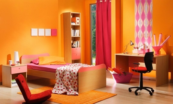 женская спальня в оранжевых тонах