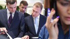 ВЭБ и "Дом.рф" обсуждают возможность покупки доли в КБ "Стрелка"
