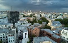 В Москве за 11 месяцев число сделок с жильем на "вторичке" упало на 6%