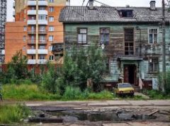 Почти 11,8 млн кв.м аварийного жилья расселили в РФ с 2019 года