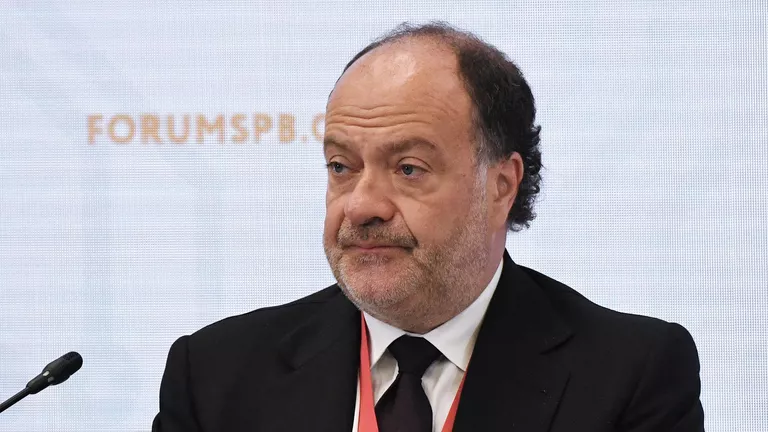 Миллиардер Клячин продал бизнес-центр "Домино" в центре Москвы