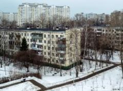 Теперь жильцов могут выселить из любого дома, если признают его старым: разбираем закон о реновации жилья