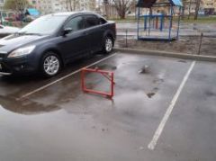 Как бороться с самозахватом парковки во дворе